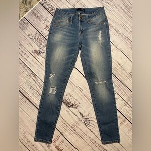 1822 Denim skinny distressed jeans. Size 28.
